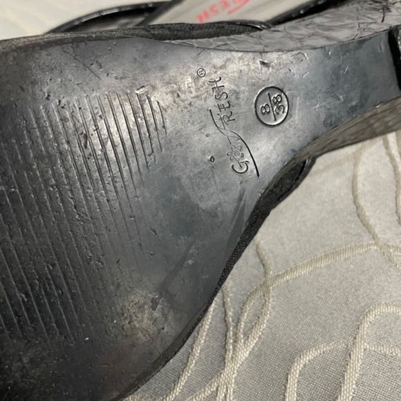 Black sandals with silver Ferragamo like buckle Sz.8 - Picture 4 of 4